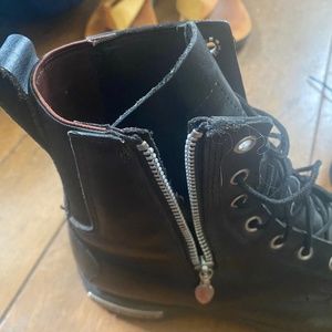 Red Wings side zip 1668